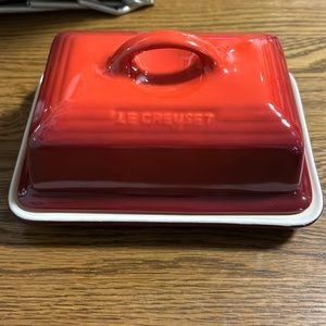 Le Creuset Heritage Butter Dish - Cerise NWOT